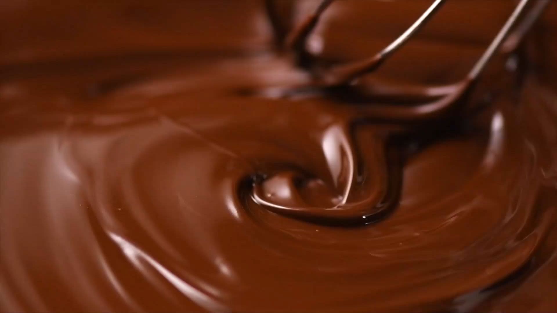 Chocolate Coating Machine: Precise Technology Behind Sweet Industry