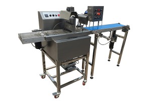 Automatic small protein bar chocolate enrobing production line